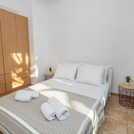 Zoe & Zen Collection Lägenhet Páros